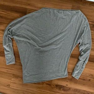 VENUS Off The Shoulder Sweater